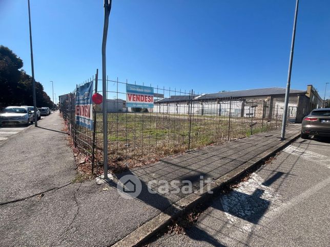 Terreno edificabile in residenziale in Via Giacomo Matteotti