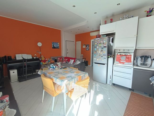 Appartamento in residenziale in Via Serafina 1