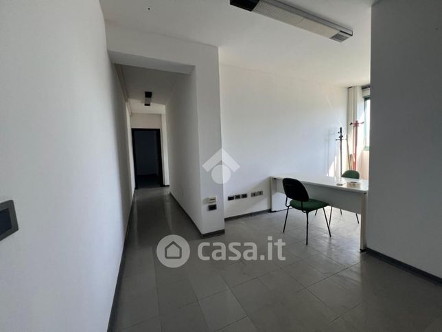 Ufficio in commerciale in Via Pionca 34