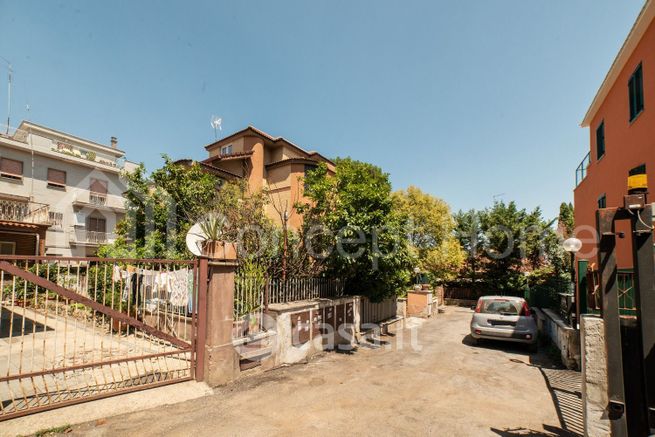 Appartamento in residenziale in Via Acquapendente 25