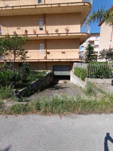 Box/posto auto in residenziale in Via Spagna 12