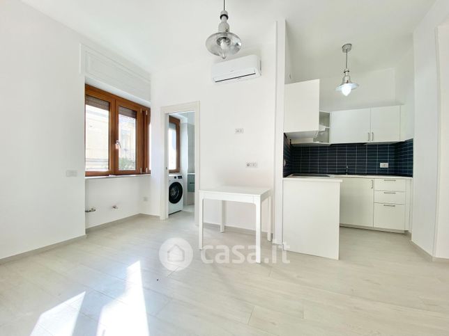 Appartamento in residenziale in Via Luigi Cacciatore 13