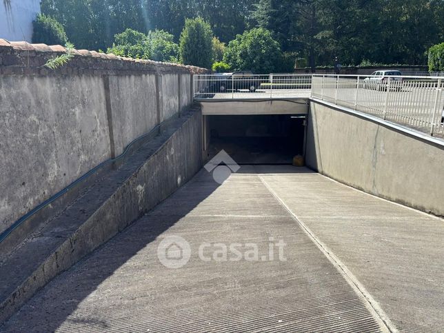 Box/posto auto in residenziale in Corso della Vittoria 59