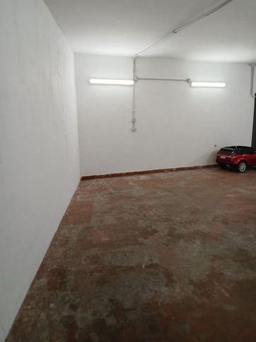 Garage/posto auto in residenziale in Via Edoardo Ferravilla 13