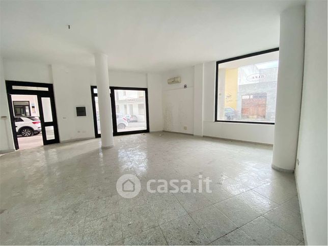 Ufficio in commerciale in Viale Stazione