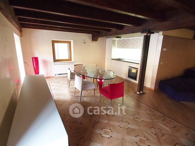 Appartamento in residenziale in Via Leoni