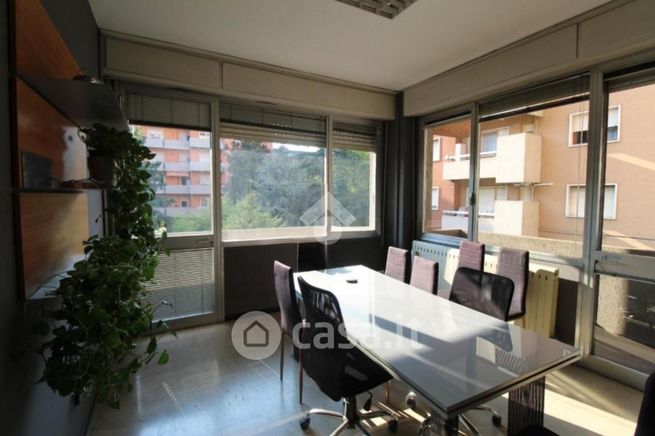 Ufficio in commerciale in Via Bravi 49