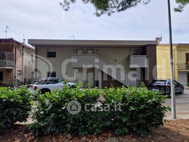 Appartamento in residenziale in Via Assisi 1