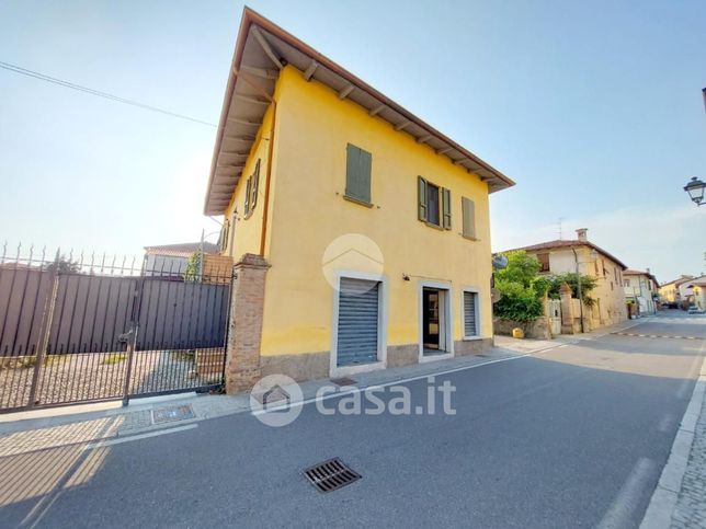 Ufficio in commerciale in Via Carebbio 13