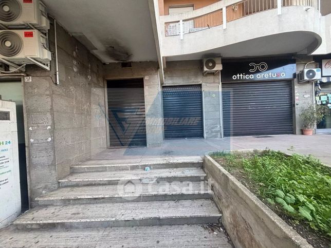 Attivitã /licenza (con o senza mura) in commerciale in Via Necropoli Grotticelle