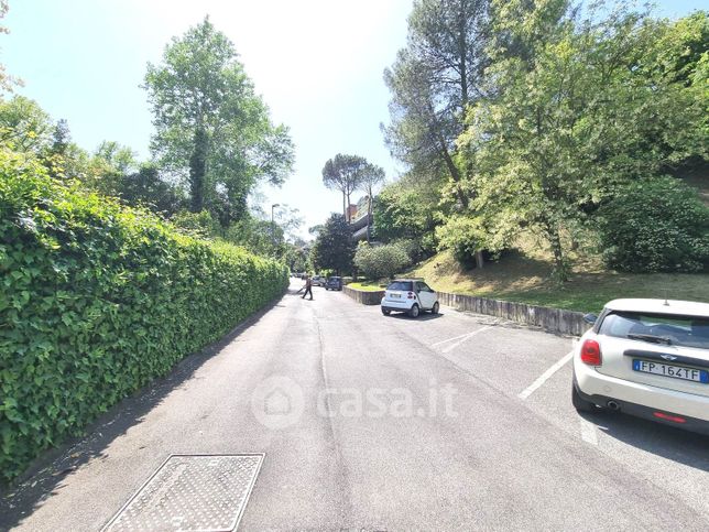 Garage/posto auto in residenziale in Viale Cortina d'Ampezzo 47