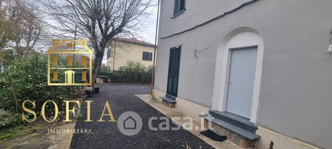 Casa indipendente in residenziale in Via Giacomo Leopardi 39