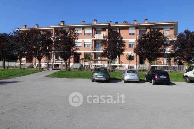 Appartamento in residenziale in Via Alba 79