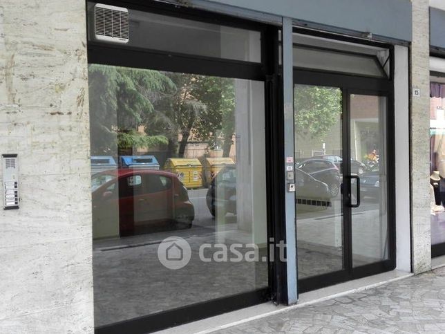 Ufficio in commerciale in Via Martiri Sfriso