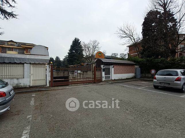 Attivitã /licenza (con o senza mura) in commerciale in Viale Francesco Fasano 34