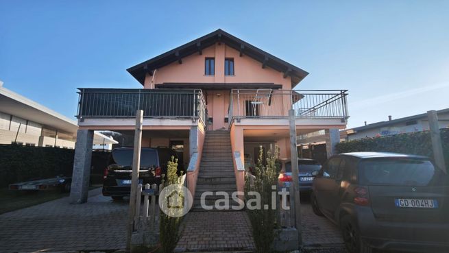 Casa indipendente in residenziale in Via Francesco Confalonieri