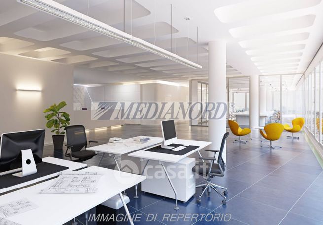 Ufficio in commerciale in 