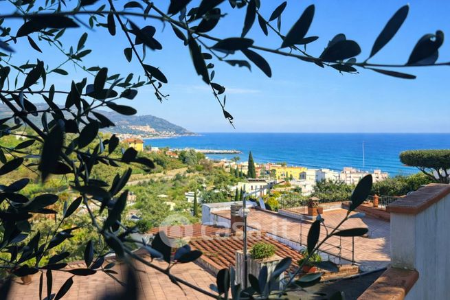 Appartamento in residenziale in Via Divina Provvidenza 205