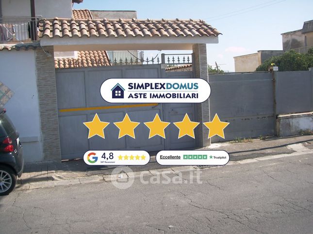 Villa in residenziale in Via Licola Mare