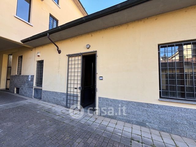 Capannone in commerciale in Corso Pavia 15