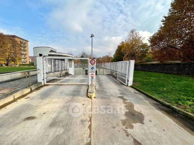 Garage/posto auto in residenziale in Via Giovanni Silvestri 10