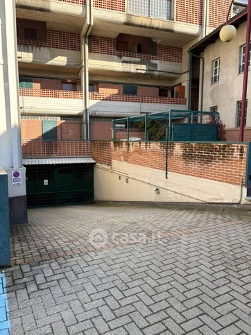 Box/posto auto in residenziale in Via Santa Clara