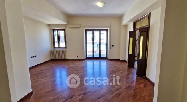 Appartamento in residenziale in Via Livorno 14