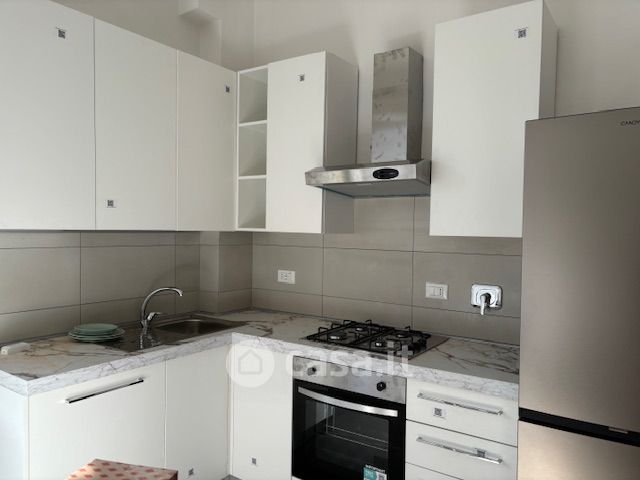 Appartamento in residenziale in Via Pelagio Palagi 25