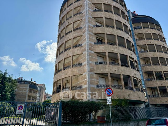 Garage/posto auto in residenziale in Via Riva di Trento 25