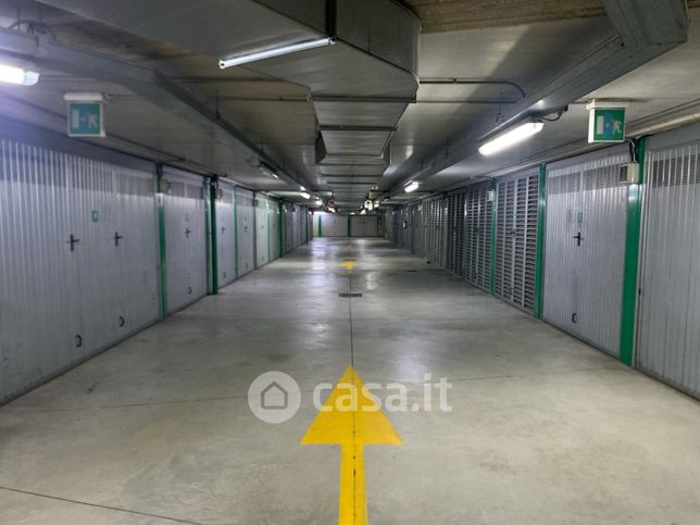 Garage/posto auto in residenziale in Via Trescore 6