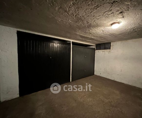 Garage/posto auto in residenziale in Via Cesare Trezza