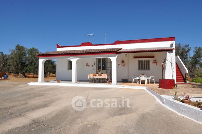 Villa in residenziale in Contrada ferro rosso