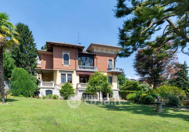 Villa in residenziale in Via delle Ville 9