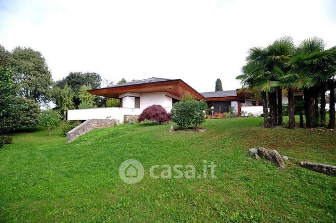 Villa in residenziale in 