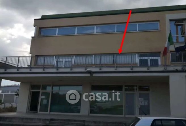 Ufficio in commerciale in Via XXV Aprile