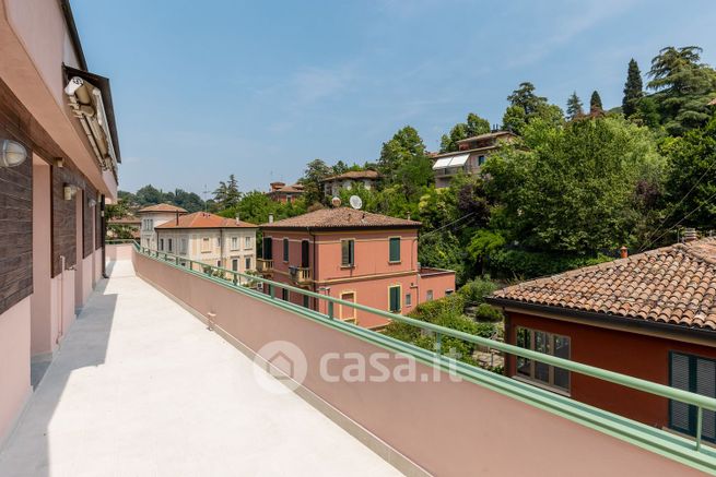 Attico/mansarda in residenziale in Via San Mamolo