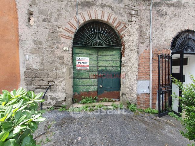 Garage/posto auto in residenziale in Via G. Garibaldi 32