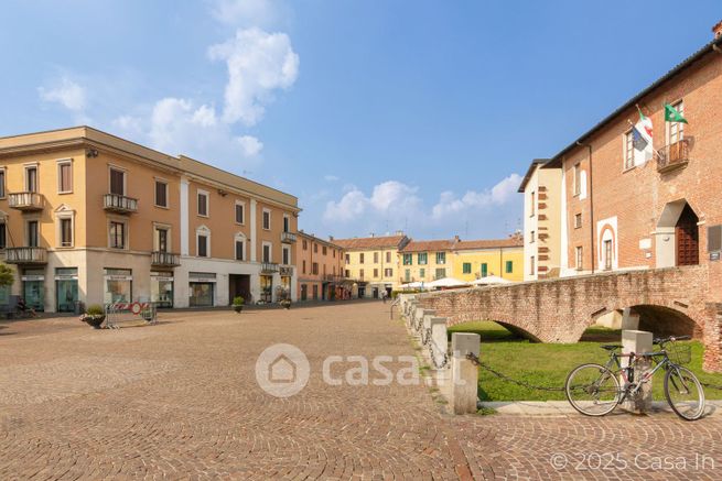 Appartamento in residenziale in Piazza Castello 21