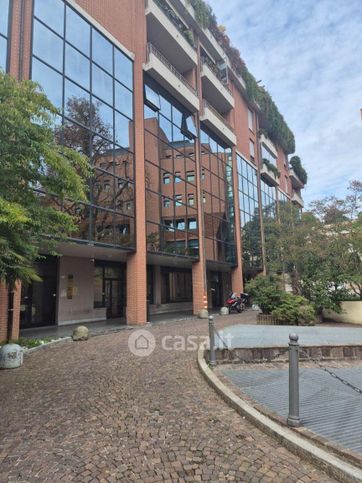 Ufficio in commerciale in Via Finocchiaro Aprile 7