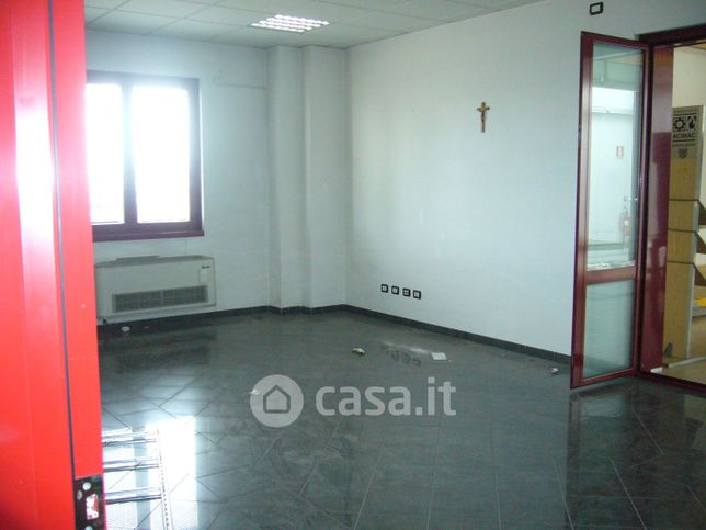 Ufficio in commerciale in Via Trebbo
