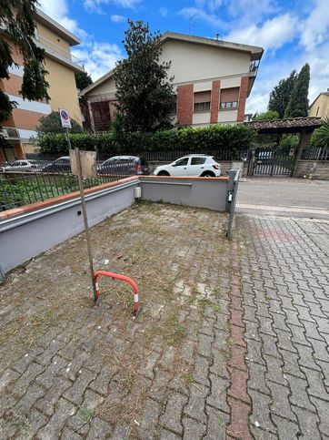 Box/posto auto in residenziale in Via Pienza