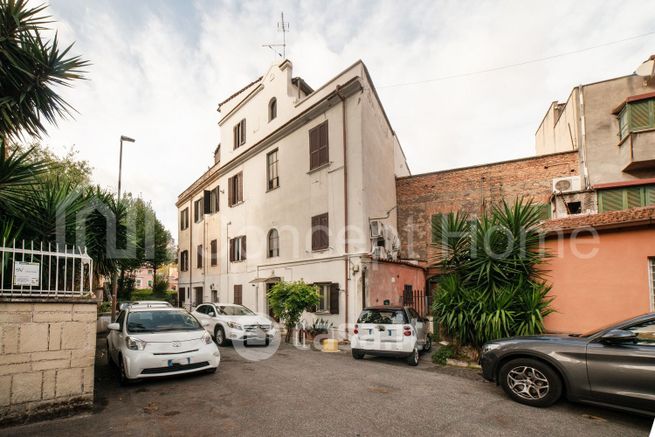 Appartamento in residenziale in Via Angelo Messedaglia 9