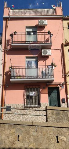 Casa indipendente in residenziale in Via Circonvallazione 107