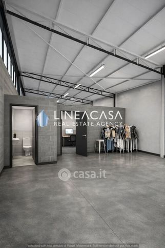 Capannone in commerciale in Via San Cristoforo 88