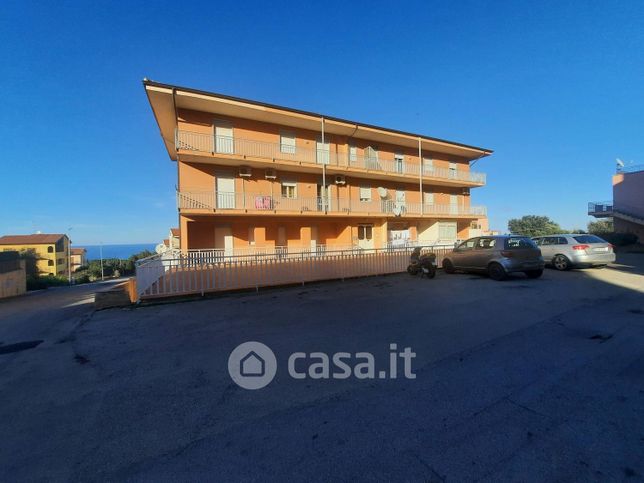 Appartamento in residenziale in Via Antonello da Messina 1