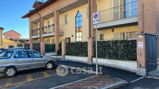 Garage/posto auto in residenziale in Via IV Novembre 14