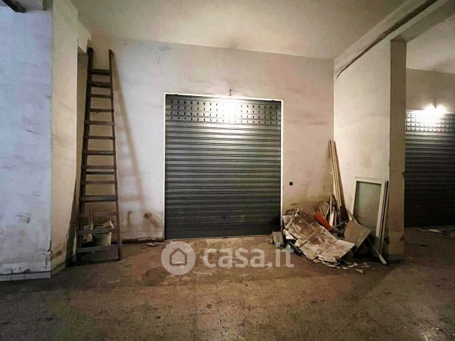 Garage/posto auto in residenziale in Viale Scala Greca 181