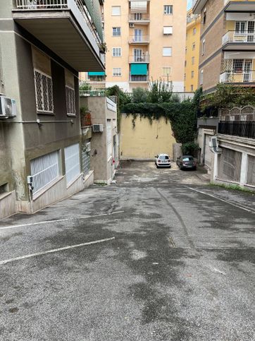 Garage/posto auto in residenziale in Viale dei Colli Portuensi