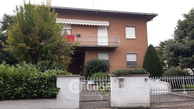 Casa bi/trifamiliare in residenziale in Via Sant'Onofrio 18