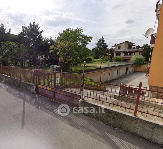 Box/posto auto in residenziale in Via Valdatara
